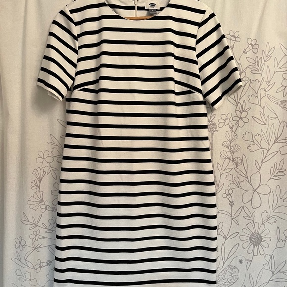 Old Navy Stripped Dress - Picture 1 of 2